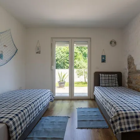 Alina With Pool Villa