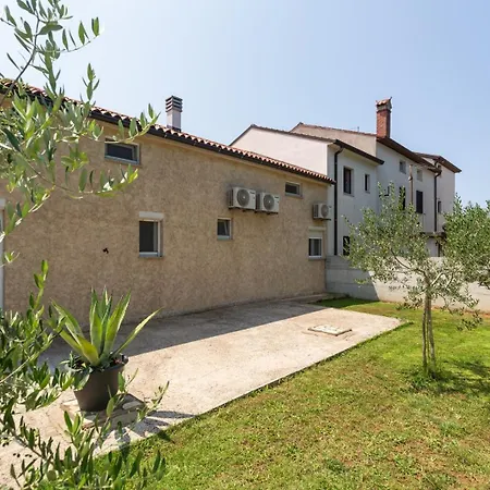 Alina With Pool * Savudrija