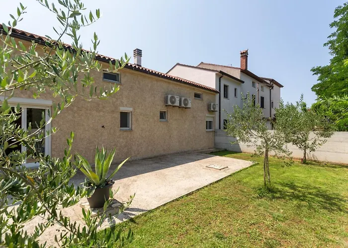 Alina With Pool * Savudrija