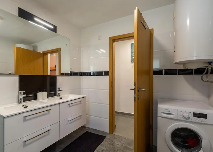 Alina With Pool Villa *