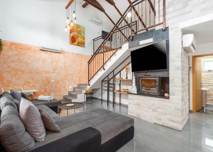 Villa Alina With Pool *